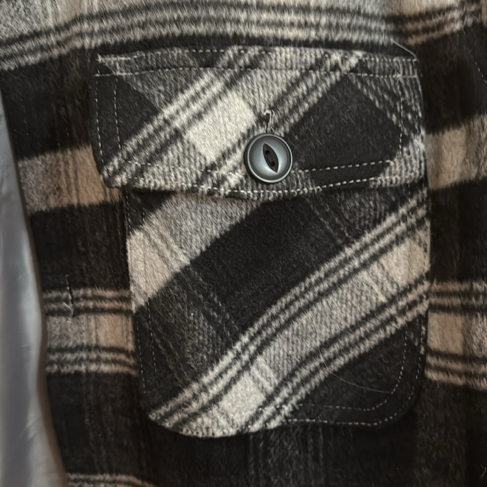 Ladies Shacket - Picture 4 of 4